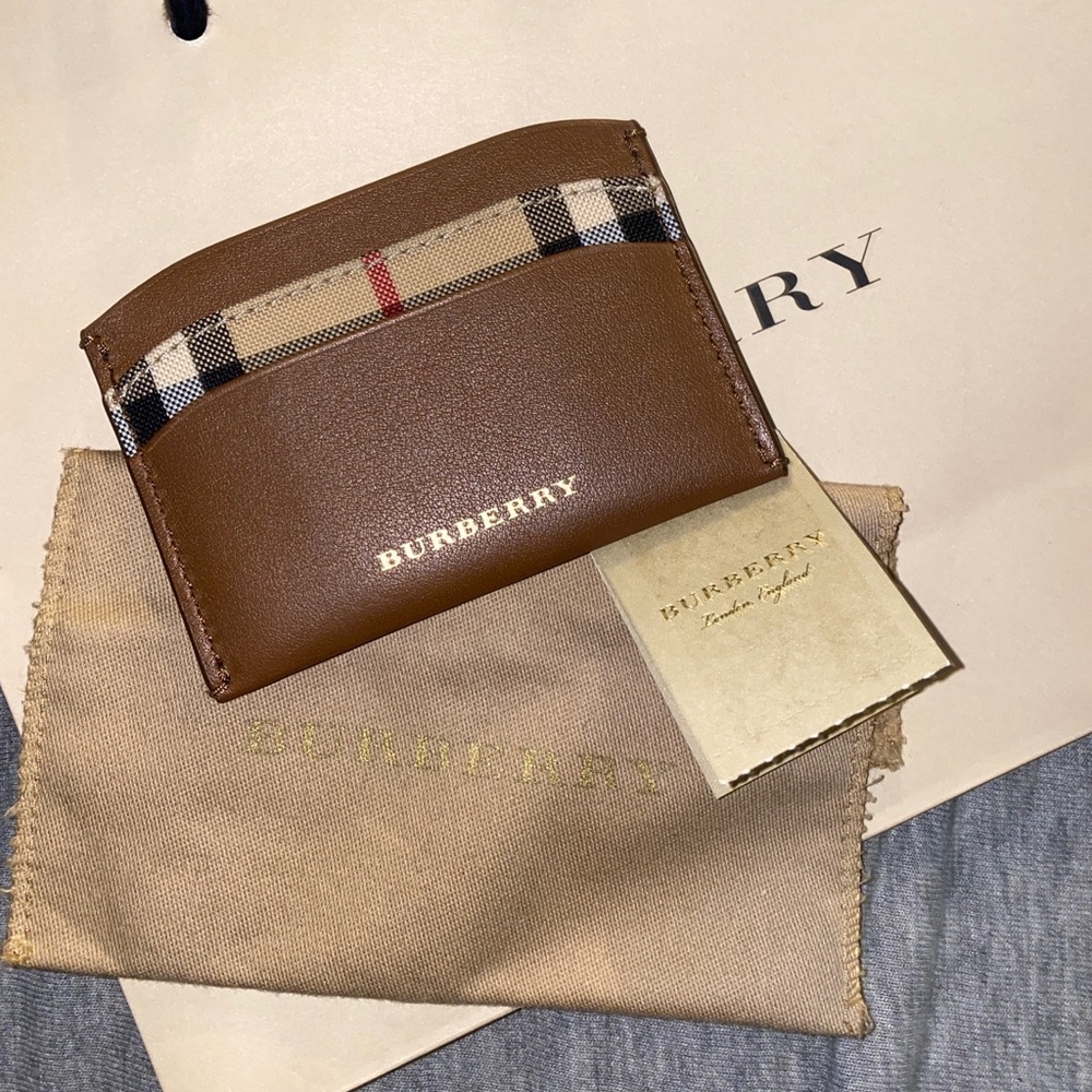Brand New Burberry cardholder